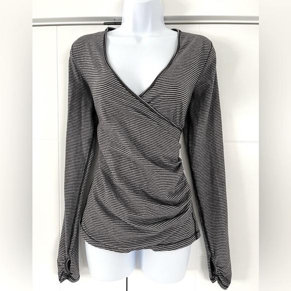 Lululemon/ Striped Sunset Salutation/ Black & grey/ Size US 10 - Picture 4 of 13